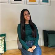 Titulada en Turismo con máster en RRHH, ejerciendo actualmente como responsable de RRHH.